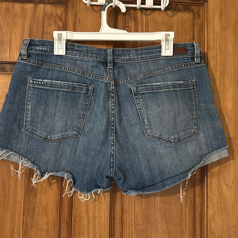 BLANKNYC distressed Jean shorts size 31 - Picture 2 of 6